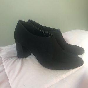 Women’s Black Pumps